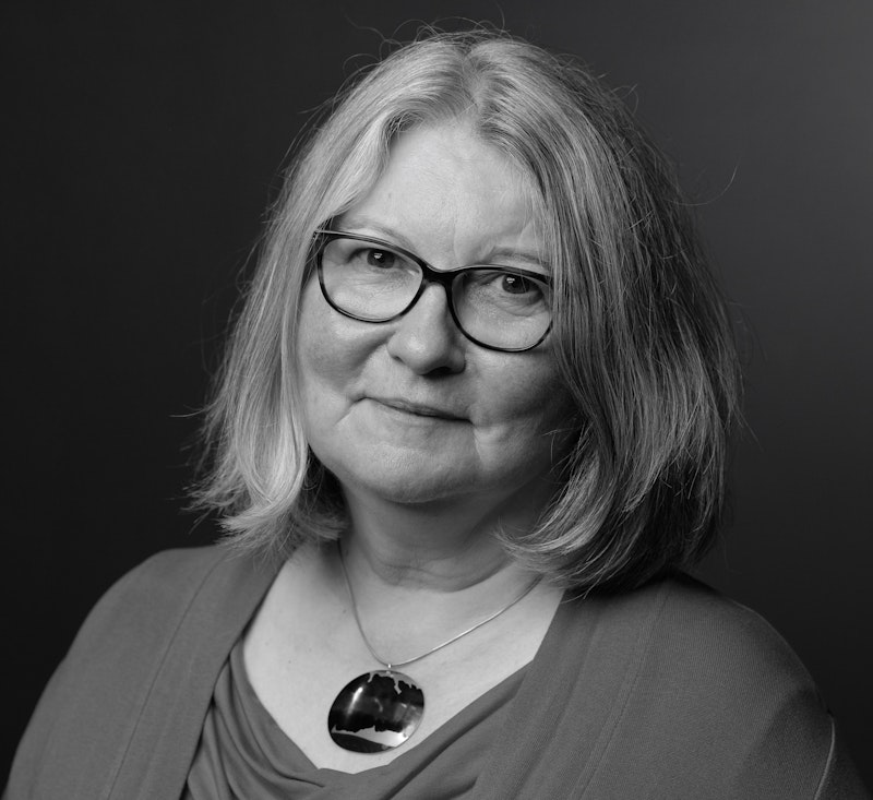 Jane Graves  BA (Hons)