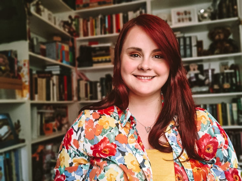 Elisabeth Jones   BA (Cardiff), MA (Cardiff), PhD (Cardiff)