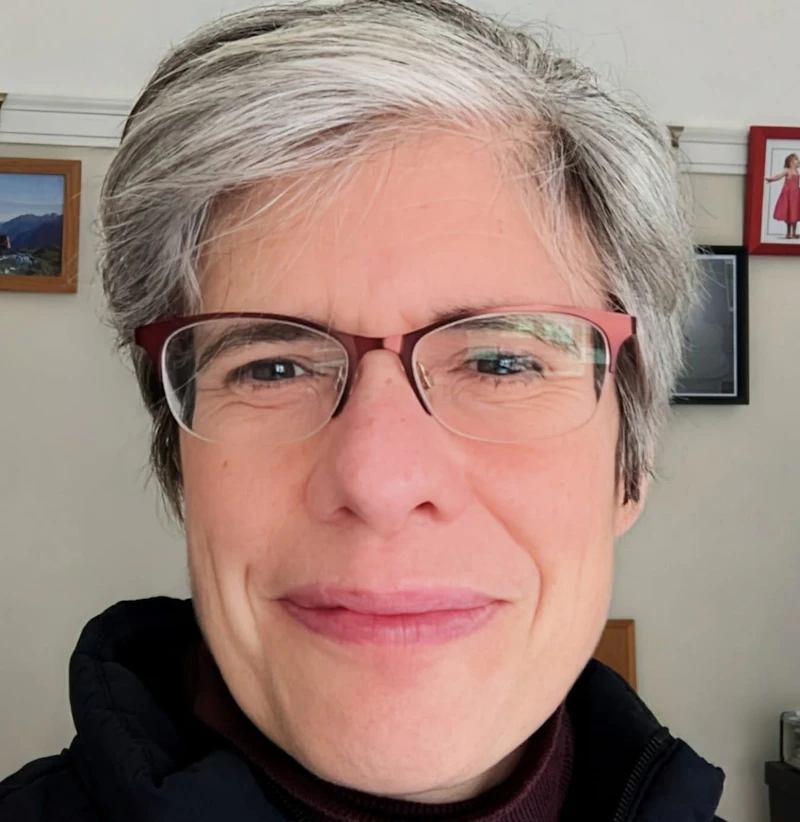 Picture of Sarah Bell